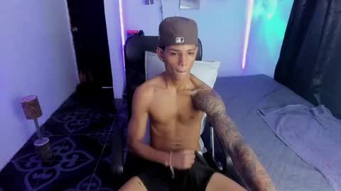 Snapshot of snak_master1 chatting on April 2026 04:00:02 PM snak_master1 online show from April 2026 04:00:02 PM