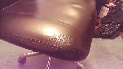 Snapshot of snakepit31 chatting on April 2026 05:51:01 PM Sissy Boy online show from April 2026 05:51:01 PM