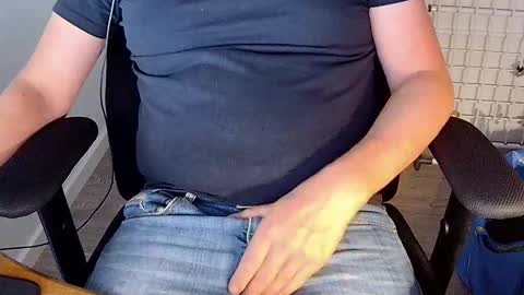 Sneakybill online show from September 2025 09:04:02 PM