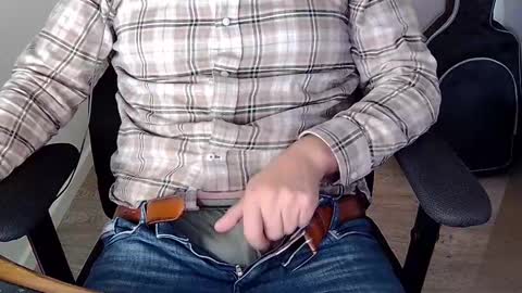 Sneakybill online show from October 2025 06:36:02 AM