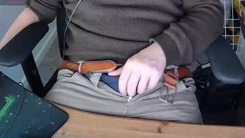 Sneakybill online show from December 2025 10:58:02 PM