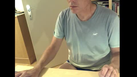 sneaxfreund online show from October 2025 10:42:02 PM