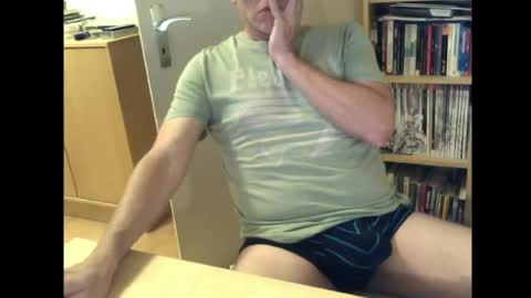 sneaxfreund online show from May 2026 11:10:01 PM