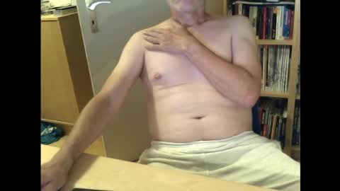 sneaxfreund online show from June 2026 12:31:01 AM