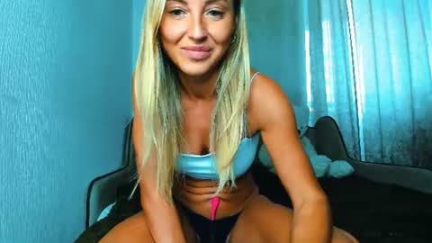 Snapshot of snezanablond chatting on July 2026 02:03:02 PM Sneja online show from July 2026 02:03:02 PM