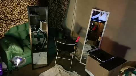 Snapshot of snizniz chatting on April 2026 05:02:02 PM snizniz online show from April 2026 05:02:02 PM