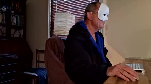 Snapshot of snooty05 chatting on January 2025 09:44:02 AM Snooty online show from January 2025 09:44:02 AM