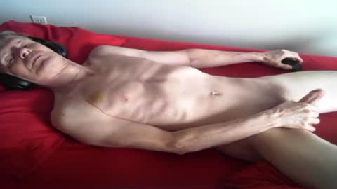 Snapshot of snoro111 chatting on February 2025 09:05:02 PM snoro111 online show from February 2025 09:05:02 PM