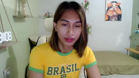 Snapshot of snow_2000 chatting on December 2024 12:01:02 PM snow_2000 online show from December 2024 12:01:02 PM