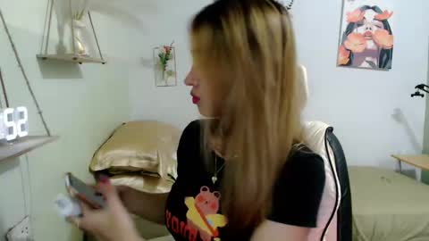 Snapshot of snow_2000 chatting on October 2025 09:28:01 AM snow_2000 online show from October 2025 09:28:01 AM