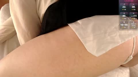 Snapshot of snow__bunny chatting on April 2026 07:29:01 PM Alice online show from April 2026 07:29:01 PM