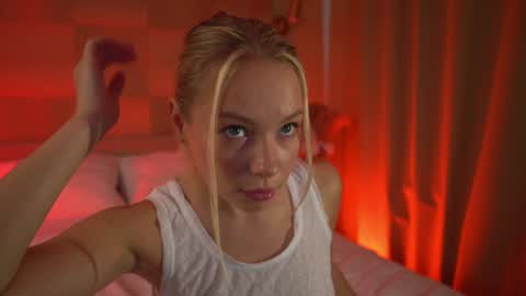 Candice Snow online show from December 2024 10:24:01 AM