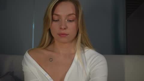 Candice Snow online show from February 2025 02:57:01 PM