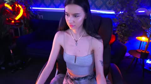 Snapshot of snow_whiteeex chatting on February 2025 10:00:01 AM snow_whiteeex online show from February 2025 10:00:01 AM