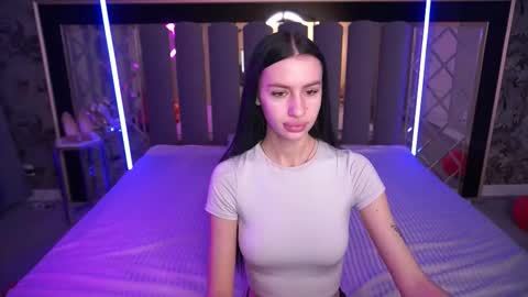 snow_whiteeex online show from March 2026 06:37:01 AM