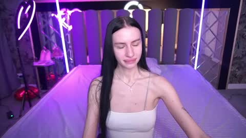 Snapshot of snow_whiteeex chatting on April 2026 06:18:01 AM snow_whiteeex online show from April 2026 06:18:01 AM