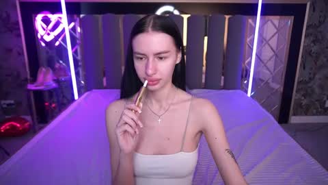 Snapshot of snow_whiteeex chatting on April 2026 05:45:02 AM snow_whiteeex online show from April 2026 05:45:02 AM