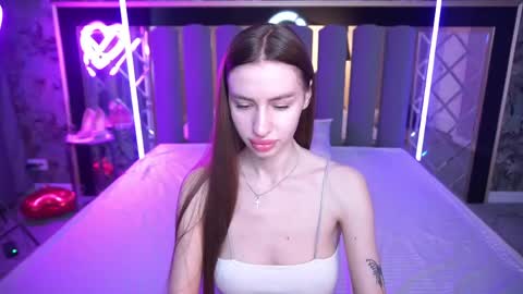 Snapshot of snow_whiteeex chatting on April 2026 06:19:02 AM snow_whiteeex online show from April 2026 06:19:02 AM