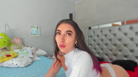 Snapshot of snowbabyxox chatting on December 2024 06:38:01 PM snowbabyxox online show from December 2024 06:38:01 PM