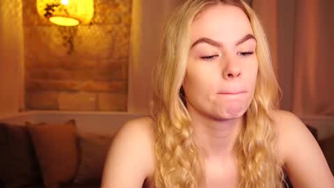 Hanna online show from November 2025 09:25:01 AM