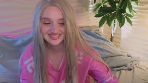 Ellie online show from May 2026 05:26:01 AM