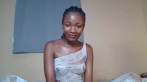 Snowie eyes online show from November 2025 01:03:01 PM