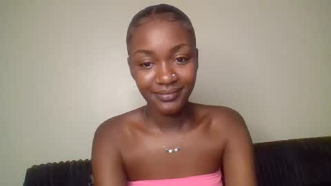 Snapshot of snowie_eyes chatting on April 2026 11:55:02 AM Snowie eyes online show from April 2026 11:55:02 AM