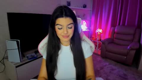 snowingwinter online show from September 2025 03:28:01 AM