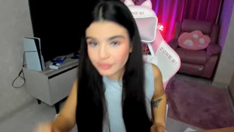 snowingwinter online show from October 2025 07:35:02 PM