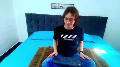 Snapshot of snowyx_ chatting on September 2025 07:39:02 PM Snowyx  online show from September 2025 07:39:02 PM