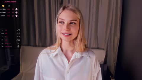 Snapshot of so__sweet chatting on February 2025 12:27:02 AM Alice - Birthday Girl online show from February 2025 12:27:02 AM