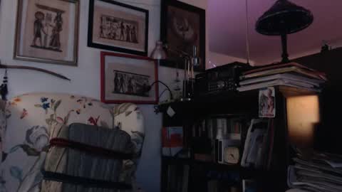 Snapshot of so_erotic_sub chatting on November 2025 05:18:02 AM ImYourBitch online show from November 2025 05:18:02 AM