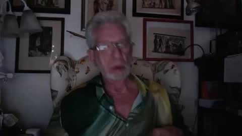 Snapshot of so_erotic_sub chatting on February 2026 07:29:02 AM ImYourBitch online show from February 2026 07:29:02 AM