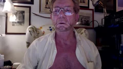 Snapshot of so_erotic_sub chatting on February 2026 03:14:02 AM ImYourBitch online show from February 2026 03:14:02 AM