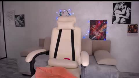 Monna online show from December 2024 06:28:01 PM