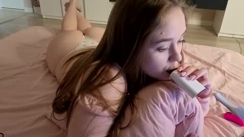 Snapshot of sofaris chatting on March 2026 07:02:02 PM Sophy online show from March 2026 07:02:02 PM