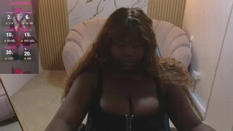 soffia_b online show from November 2025 07:57:01 PM