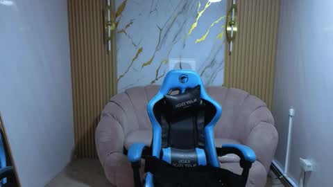 soffia_b online show from December 2025 07:43:01 PM