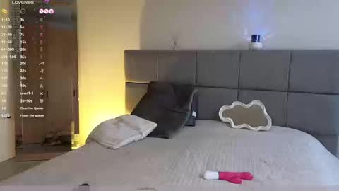 Snapshot of soffimoon_ chatting on March 2026 09:19:02 PM IG Soffimoon I THANK YOU FOR LEAVING YOUR FOLLOW online show from March 2026 09:19:02 PM