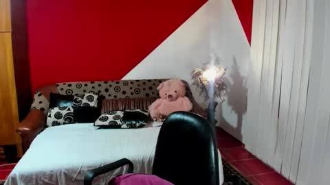 Soffy online show from November 2025 04:15:02 AM