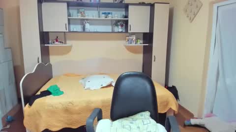 Soffy online show from February 2026 04:44:01 AM