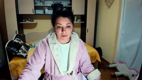 Soffy online show from February 2026 05:03:02 AM