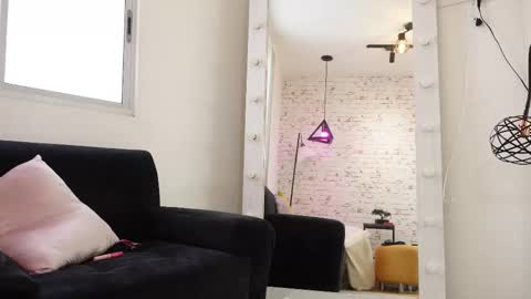 sofhia cruz online show from February 2026 08:05:02 PM