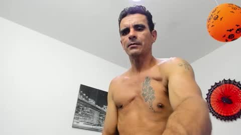 Snapshot of sofi_and_santy chatting on November 2025 01:02:01 PM SOFI AND SANTY online show from November 2025 01:02:01 PM