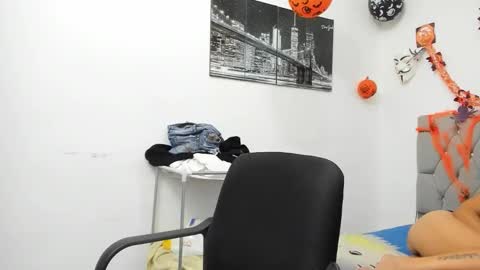 SOFI AND SANTY online show from November 2025 01:50:02 AM