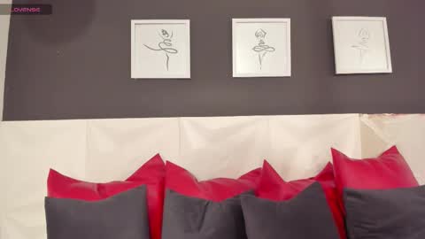 Sofi  online show from November 2025 02:43:01 AM