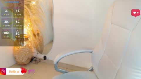 Snapshot of sofi_lennox chatting on April 2026 01:14:02 PM Sofi online show from April 2026 01:14:02 PM