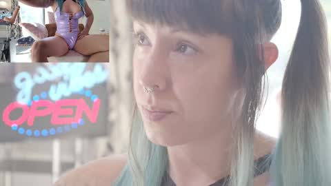 Sofi Mora online show from November 2025 02:40:02 PM