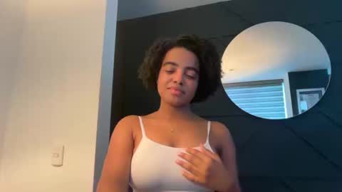 Snapshot of sofi_z chatting on April 2026 06:52:01 PM Sofi online show from April 2026 06:52:01 PM