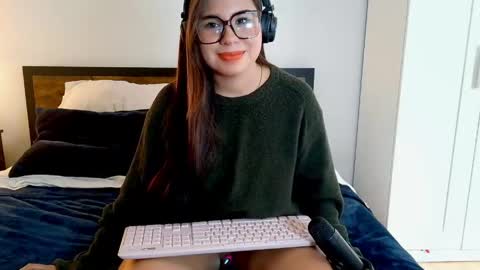 Snapshot of sofia_bloom8 chatting on May 2026 05:10:02 PM Call me Sofi Welcome online show from May 2026 05:10:02 PM